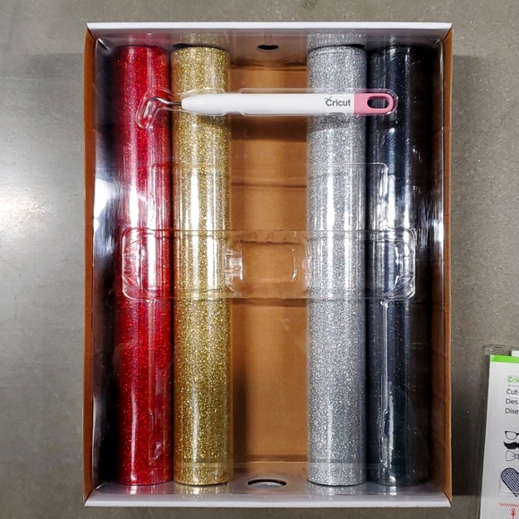 Cricut Vinyl Starter Kit - Picture 1 of 3